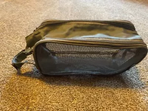 Simplify Hanging Mesh Toiletry Bag in Grey - Picture 1 of 3