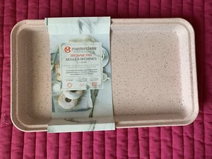 Mew Masterclass Pink Speckled 13” Brownie Pan - Picture 1 of 2
