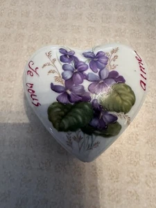 Je Vous Aime"" I Love You Fine De Limoges scatola per pillole cuore con viola - Foto 1 di 4