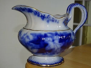 SARREGUEMINES ANCIENNE VERSEUSE PICHET EN FAIENCE MODELE BRYONIA BLEU OR 19 eme - Imagen 1 de 11