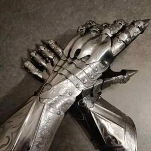Medieval Nazgul Etching Gloves Set ~ Pair Of Gothic Gauntlet Gloves ~ Halloween - Picture 1 of 8