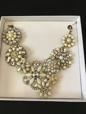 Collar Marfil Asimétrico Floral Declaración Susan Graver Foto 1 de 4
