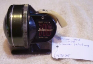 043025 VINTAGE JOHNSON SABRA 130B EXCELLENT REEL - Picture 1 of 5