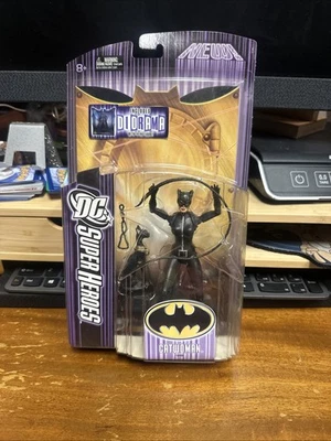 Mattel DC Super Heroes Catwoman Select Sculpt S3 2007 Whip & Diorama Sealed - Image 1 of 4