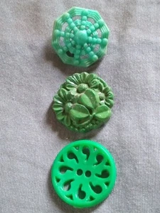 3 Vintage Ornate Plastic Buttons. - Picture 1 of 17