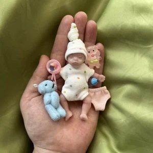 Mini Silicone Baby Reborn Doll 8cm Girl Micro Preemie Soft Real Small With Cloth - Picture 1 of 3