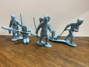 Vintage 50's Marx Arctic Explorer Eskimos Plastic Figures X 4 - Picture 1 of 10