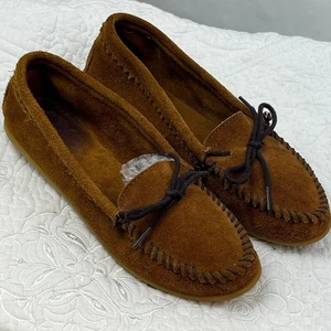 Minnetonka Women's Size 10 Brown Leather Moccasins – Comfortable Slip-On Shoes - Picture 1 of 11