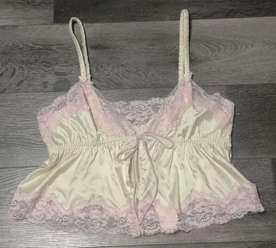 Top para dormir For Love And Lemons Jaden grande amarillo rosa encaje Fairycore caprichoso  Foto 1 de 4