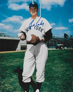 Bullet Bob Turley Autographed Photograph with COA - Picture 1 of 1