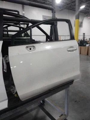 Used Front Left Door Assembly Front fits: 2016 Subaru Wrx Front Left Grade A — 第 1/4 张图片