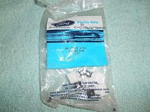 GENUINE OEM FORD FOCUS OR TRANSIT CONNECT CLIPS - W703066 S300 PACKAGE OF 4 - Picture 1 of 4