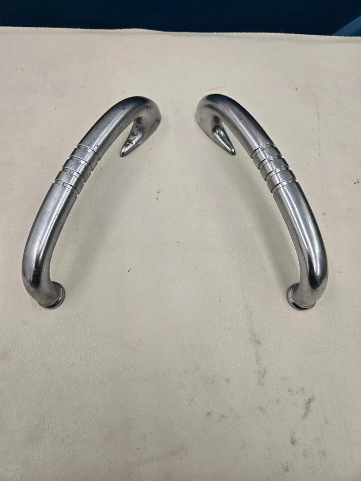Par de manijas de agarre de asiento trasero Desoto 1950-53 Foto 1 de 4