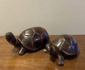 Geschnitzte Schildkrötenfiguren aus Eisenholz 2er Set Vintage Handarbeit - Bild 1 von 14
