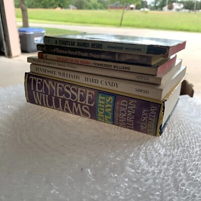 Lot of 6 Tennessee Williams Books. Streetcar, Night Of Iguana, Glass Menagerie, - Image 1 of 4