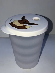 Tupperware Pokemon Eevee Deckel mit 11 Unzen weißen Impressionen Tasse Becher Neu aus altem Lagerbestand - Bild 1 von 5