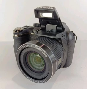Fujifilm FinePix S3200 Digital Bridge Camera 24x Zoom 14MP CCD +8GB Memory Card - Picture 1 of 17