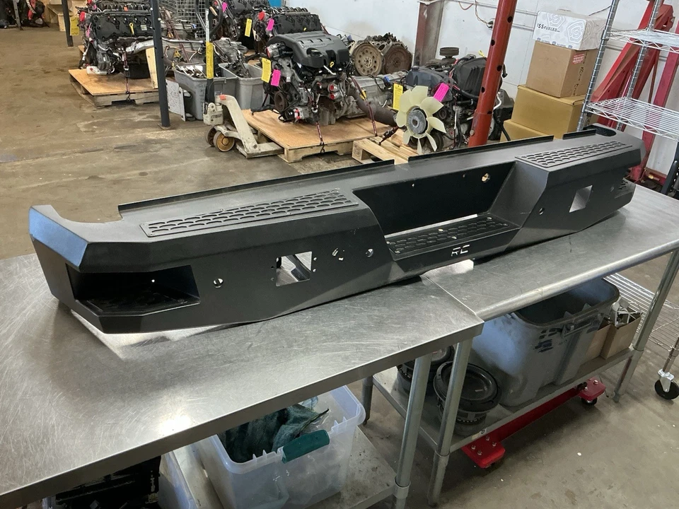 PARAGOLPES TRASERO DE ALTA RESISTENCIA FORD F150 2009-2014 RUGOSO RC Foto 1 de 4