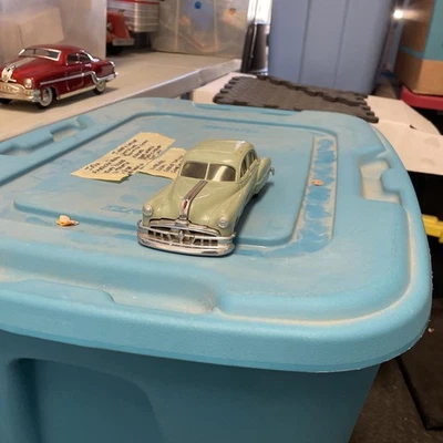 AMT 1952 Pontiac Chieftain Sedan Vintage, Windup, Green - Image 1 of 4