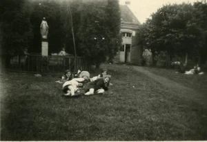 France Fives Lille Catholic Group Ames Vaillantes Origny en Thierache Photo 1946 - Picture 1 of 3