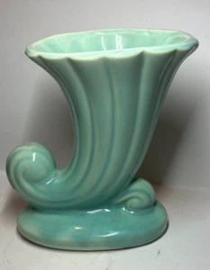 Vintage USA Shawnee Pottery Light Green Cornucopia Vase - Picture 1 of 10