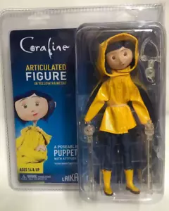 🌟 NECA Action Figure Coraline 18 cm 🌟 Impermeabile Giallo ! - Foto 1 di 1
