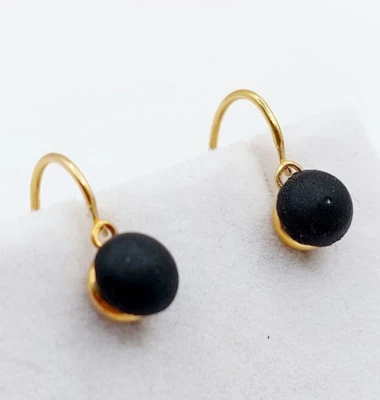 Dormeuses antique or 18k ornée d'un cabochon de jais (circa 1900) - Photo 1/4