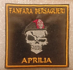 TOPPA O PATCH FANFARA BERSAGLIERI APRILIA - Foto 1 di 2