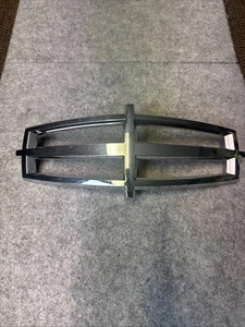 OEM 2007 - 2014 LINCOLN NAVIGATOR Front Bumper Grille Emblem Badge 7L74-8C020-A - Bild 1 von 7