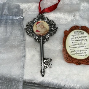 The Legenf of Santa's Key 2015 - Silver Tone W/Rhinestones 5"T - Picture 1 of 6
