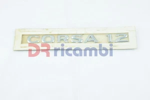 LOGO SIGLA 'CORSA 1.2' PORTELLONE POST OPEL CORSA C - OPEL 5177201 GM 9196302 - Imagen 1 de 3