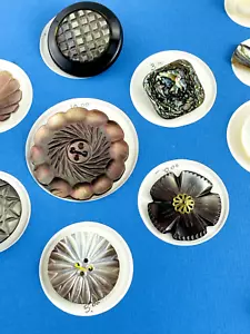 Pierced Edged Buttons Carved Pearl Sewing Vintage - Picture 1 of 19