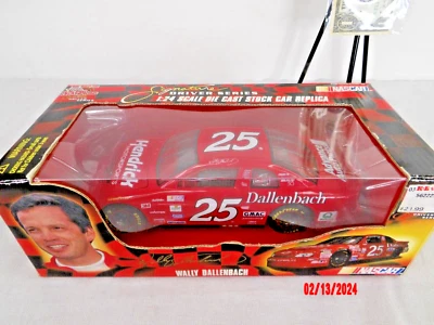 Литой Chevy Monte Carlo Signature Series Уолли Далленбах 1:24 Nascar No25 - Изображение 1 из 4
