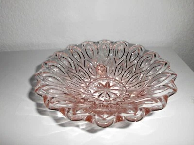 kleine Glasschale - rosalin -  3 Füße - ca. 15 cm - Bild 1 von 2