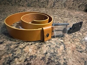 NUEVO Cinturón delgado de cuero marrón montura Nixon Americana para hombre C2372-747 precio de venta sugerido por el fabricante $40 - Imagen 1 de 3