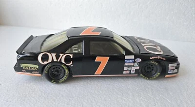 QVC Revell Diecast Metal Geoff Bodine #7 NASCAR Escala 1:24 Ford Thunderbird Foto 1 de 4