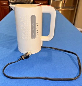Bodum Electric Kettle 34 Ounces with Heating Element Base BPA-Free Plastic - Picture 1 of 13