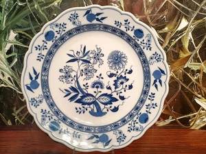 HUTSCHENREUTHER Zwiebelmuster - edler runder Servierteller Ø 31,5cm - Picture 1 of 4