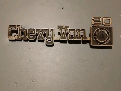 Chevrolet Chevy Van G-20 1970 emblema guardabarros Foto 1 de 4