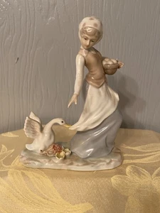 Vintage Ardalt Lenwile Mädchen mit Gans Figur #7422 Lenwile China Japan. - Bild 1 von 5