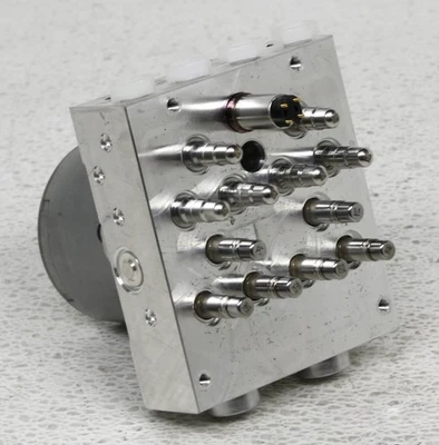 Bomba de freno antibloqueo 58910-C6800 OEM para KIA Sorento (FWD) Foto 1 de 4