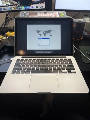 Apple MacBook Pro Laptop - 3.1 GHz i7-5557U 16GB 256GB 13.3" - A1502 MF843LL/A 1 - Image 1 of 4