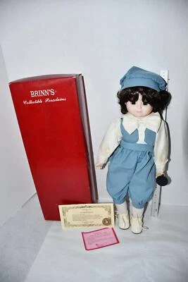 Brinn’s Tommy 15” edición de porcelana coleccionable en Mazarine Foto 1 de 4