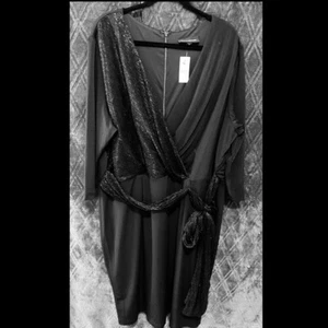 Abito da cocktail Lane Bryant nero taglie forti 26 nuovo con etichetta - Foto 1 di 9
