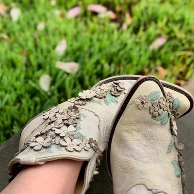 NWT Corral Boots Women’s 11 White Silver Floral Overlay Ankle Boot A3678 - Image 1 of 4