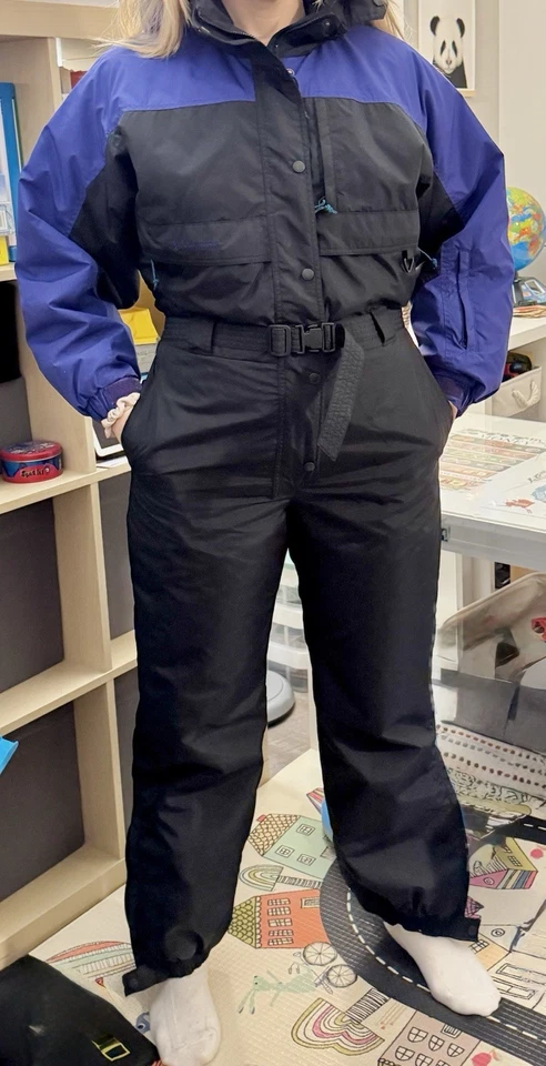 Columbia 女式复古 Wintertrainer 黑色和紫色雪地套装 - M 码 — 第 1/4 张图片