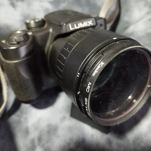 Panasonic Lumix Dmc-Fz5 Compact Digital Camera - Picture 1 of 6