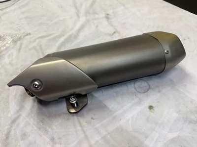 Silenciador, escape 2CR-14750-00-00 Yamaha YZF-R1 2015-2025 genuino OEM Foto 1 de 4