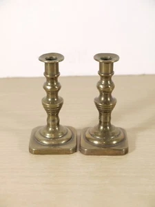 'Par de mini candelabros vintage de latón base cuadrada 8 cm de altura - Imagen 1 de 7