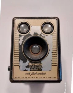 Macchina fotografica Kodak Brownie Six-20 Camera A vintage retrò funzionante - Foto 1 di 6